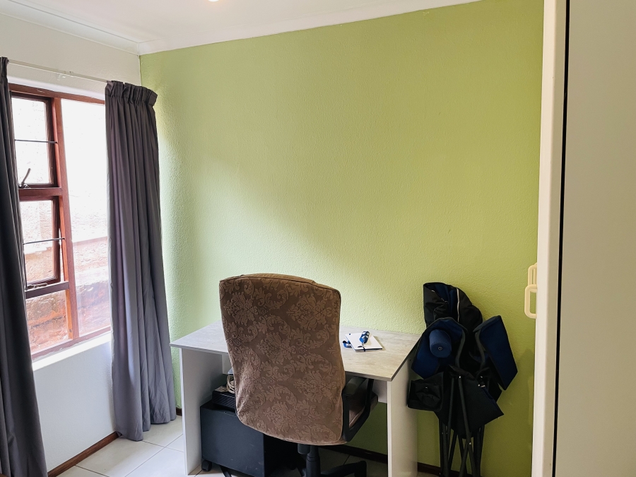3 Bedroom Property for Sale in Rangeview Gauteng