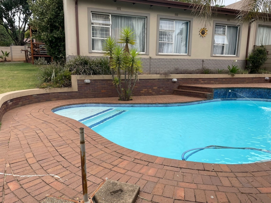 4 Bedroom Property for Sale in Noordheuwel Gauteng