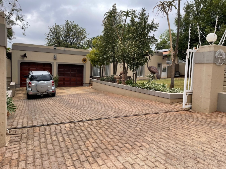 4 Bedroom Property for Sale in Noordheuwel Gauteng