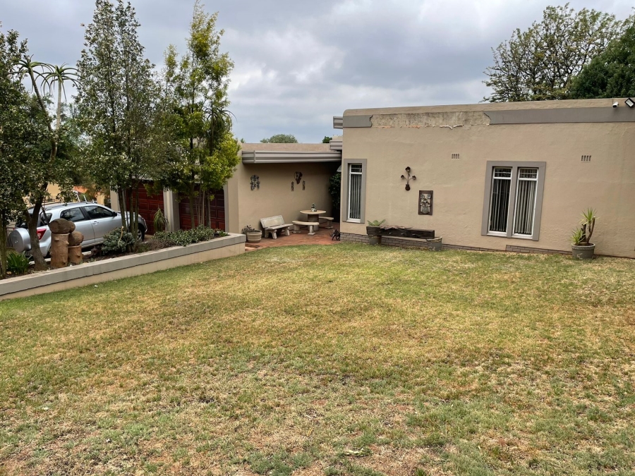 4 Bedroom Property for Sale in Noordheuwel Gauteng