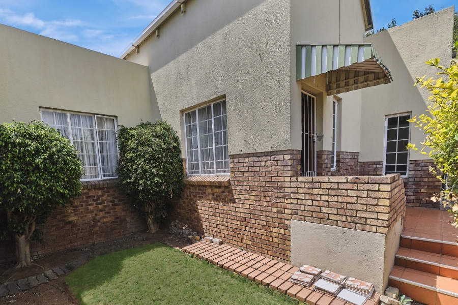 3 Bedroom Property for Sale in Radiokop Gauteng