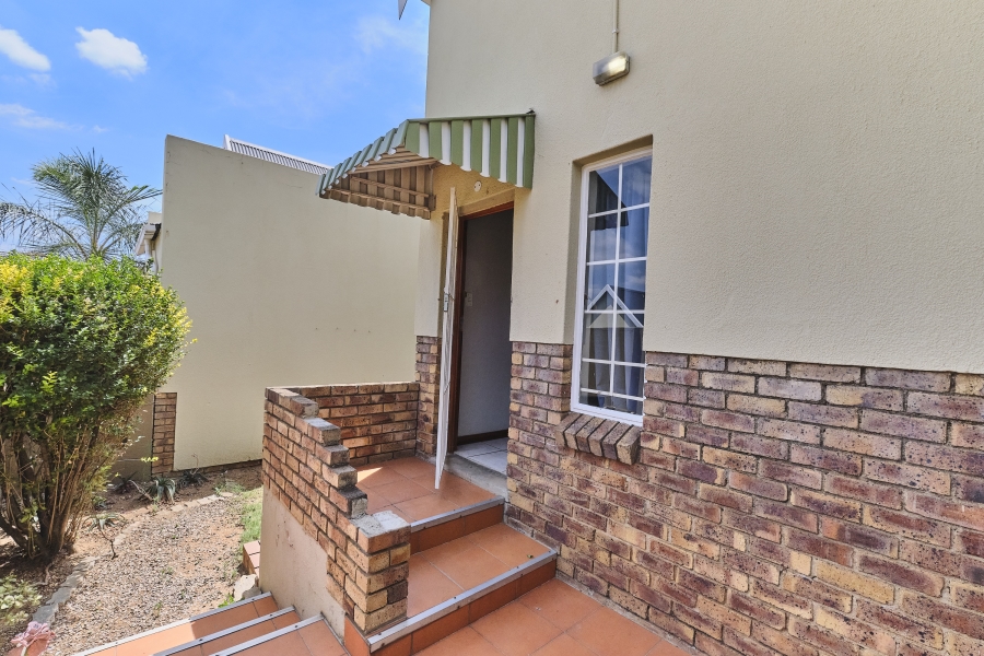 3 Bedroom Property for Sale in Radiokop Gauteng