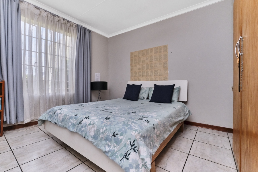 3 Bedroom Property for Sale in Radiokop Gauteng