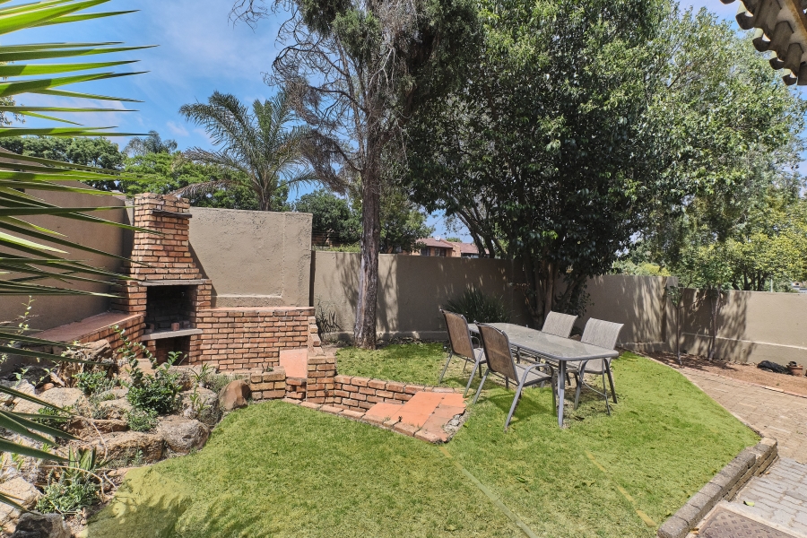 3 Bedroom Property for Sale in Radiokop Gauteng