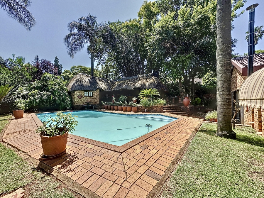 5 Bedroom Property for Sale in La Montagne Gauteng