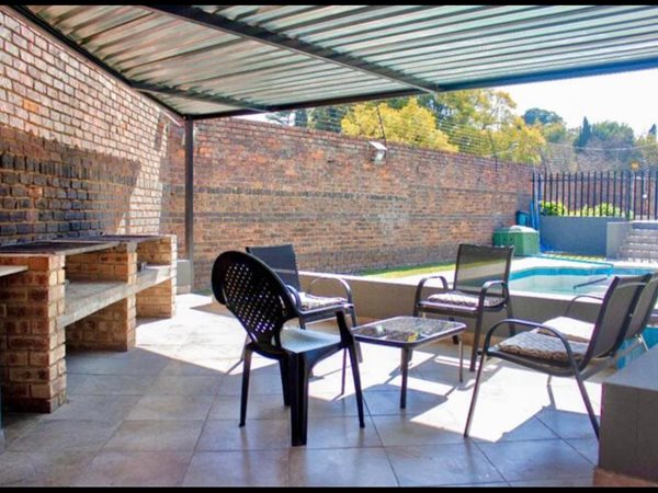 To Let 2 Bedroom Property for Rent in Ferndale Gauteng