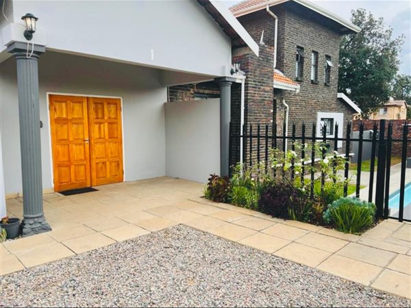 To Let 4 Bedroom Property for Rent in Ferndale Gauteng