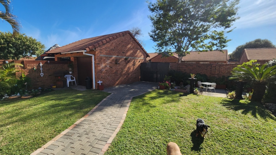 3 Bedroom Property for Sale in Annlin Gauteng