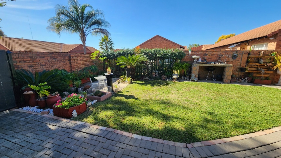 3 Bedroom Property for Sale in Annlin Gauteng