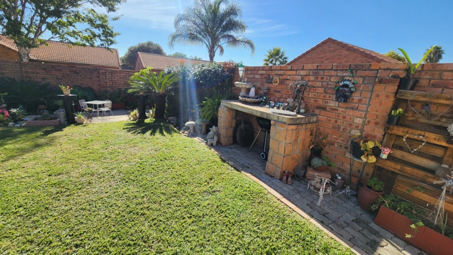 3 Bedroom Property for Sale in Annlin Gauteng