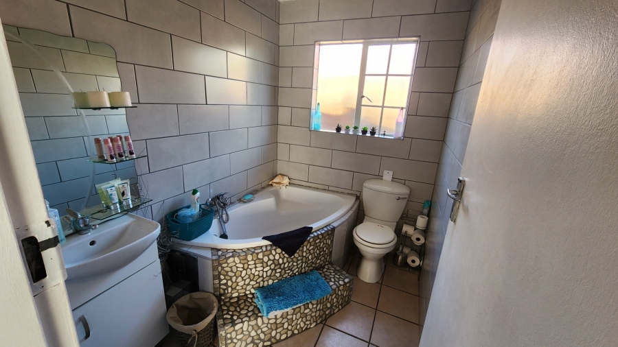 3 Bedroom Property for Sale in Annlin Gauteng