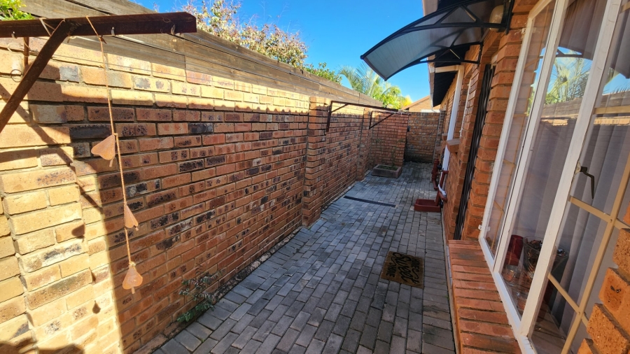 3 Bedroom Property for Sale in Annlin Gauteng