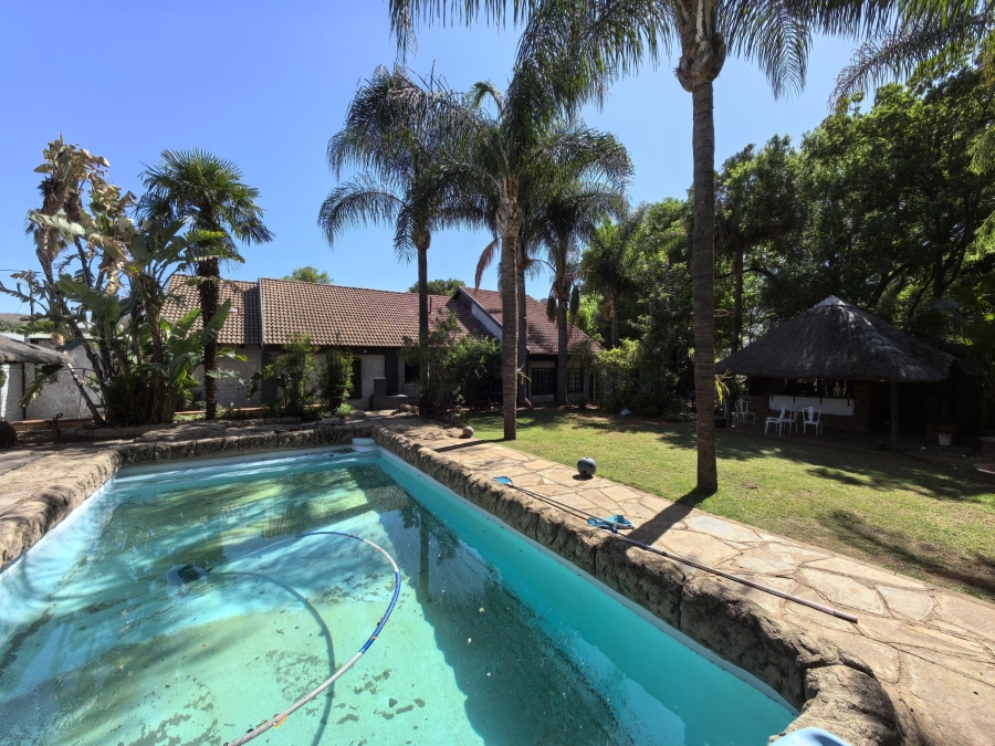 4 Bedroom Property for Sale in Waverley Gauteng