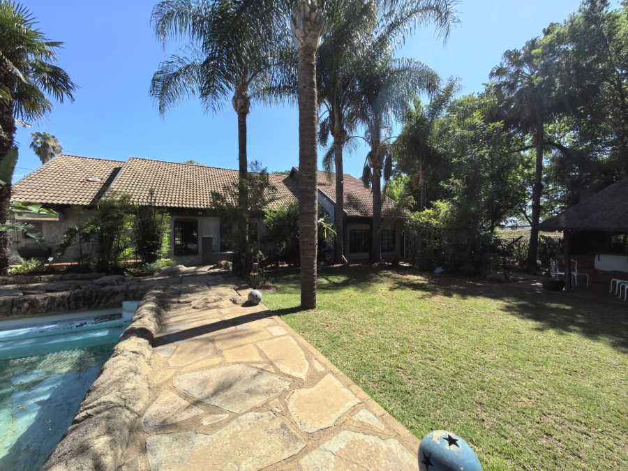 4 Bedroom Property for Sale in Waverley Gauteng