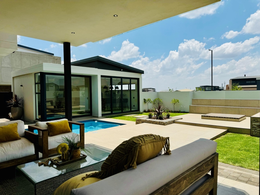 5 Bedroom Property for Sale in Midstream Heights Gauteng