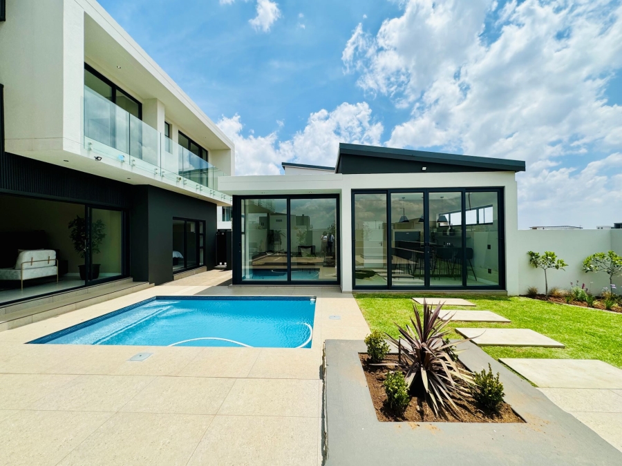 5 Bedroom Property for Sale in Midstream Heights Gauteng