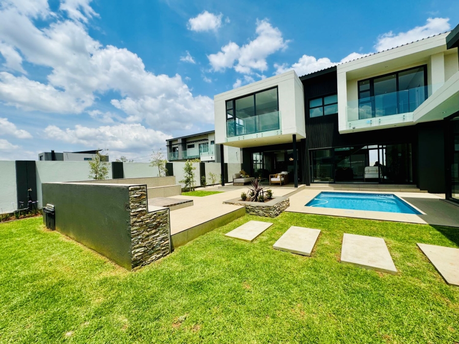 5 Bedroom Property for Sale in Midstream Heights Gauteng