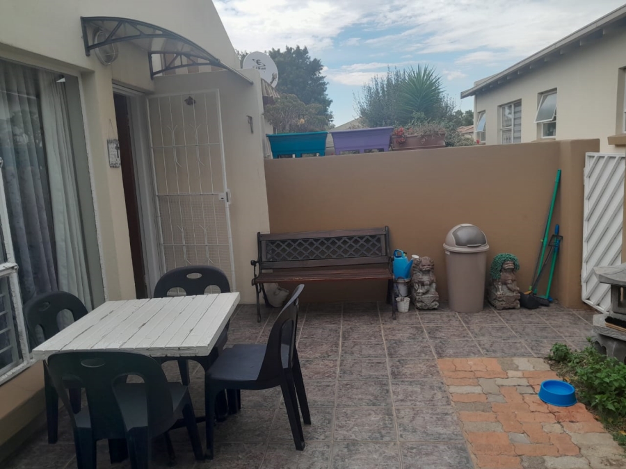 To Let 2 Bedroom Property for Rent in Meyersdal Gauteng