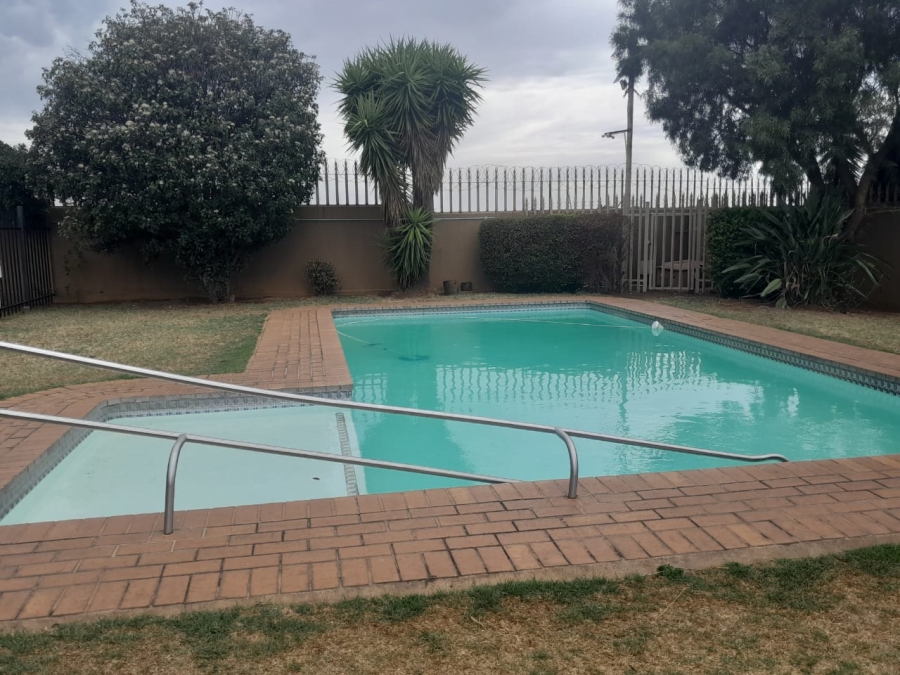 To Let 2 Bedroom Property for Rent in Meyersdal Gauteng