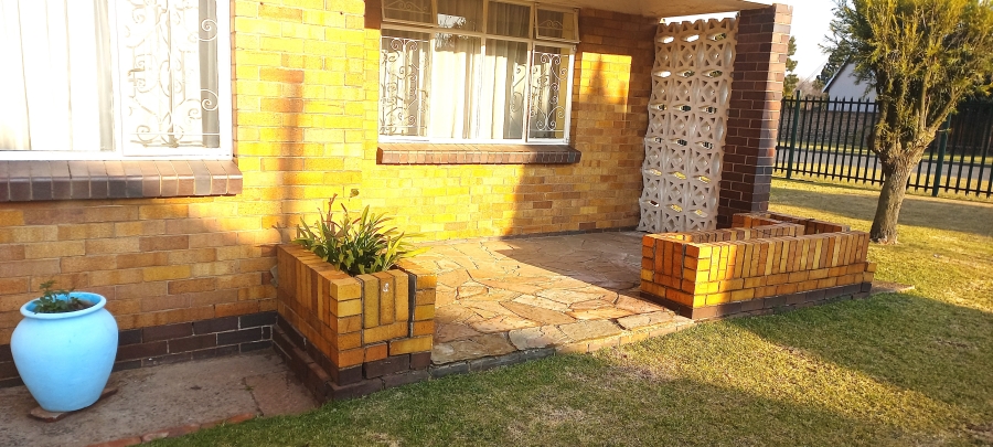 3 Bedroom Property for Sale in Selcourt Gauteng