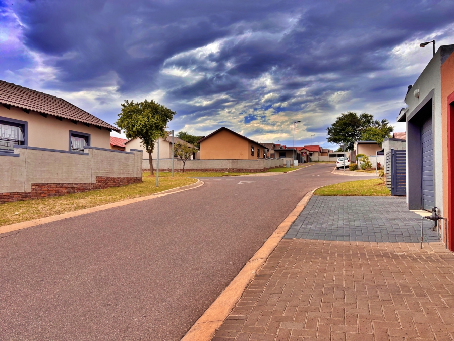 3 Bedroom Property for Sale in Kosmosdal Gauteng