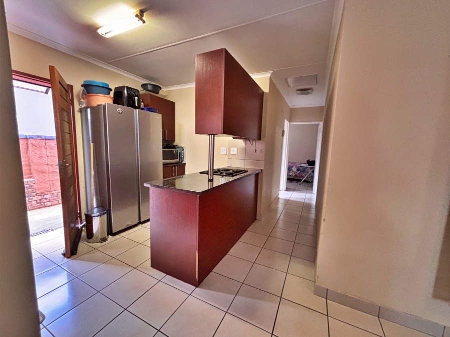 3 Bedroom Property for Sale in Kosmosdal Gauteng