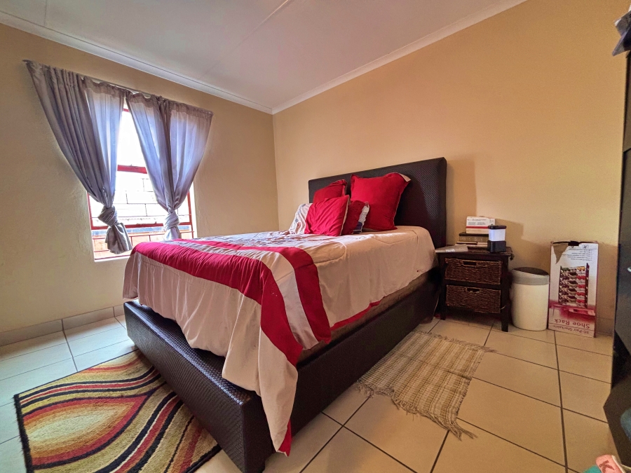 3 Bedroom Property for Sale in Kosmosdal Gauteng