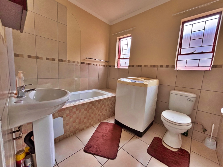 3 Bedroom Property for Sale in Kosmosdal Gauteng