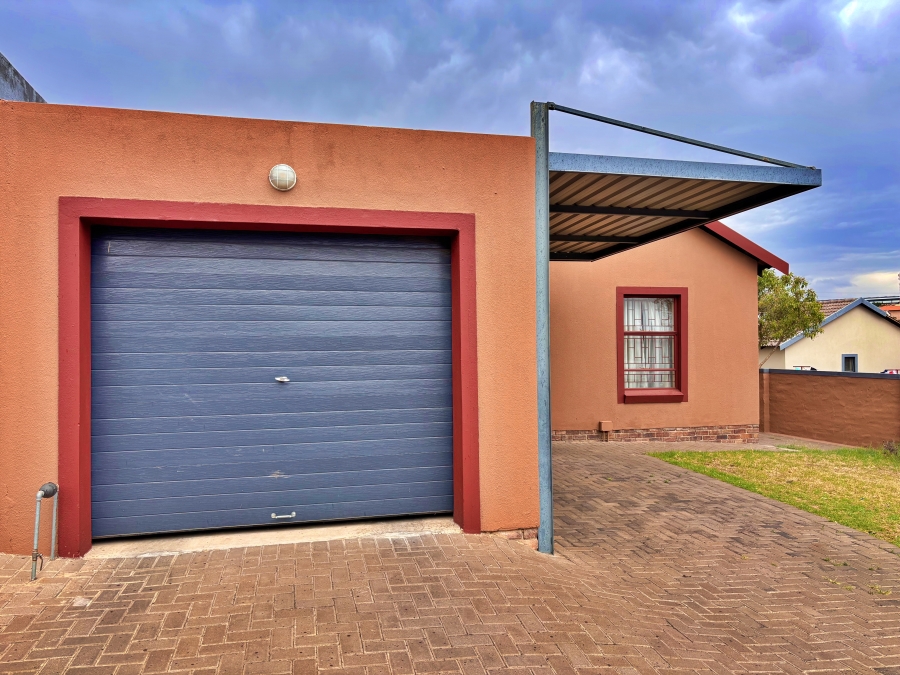 3 Bedroom Property for Sale in Kosmosdal Gauteng