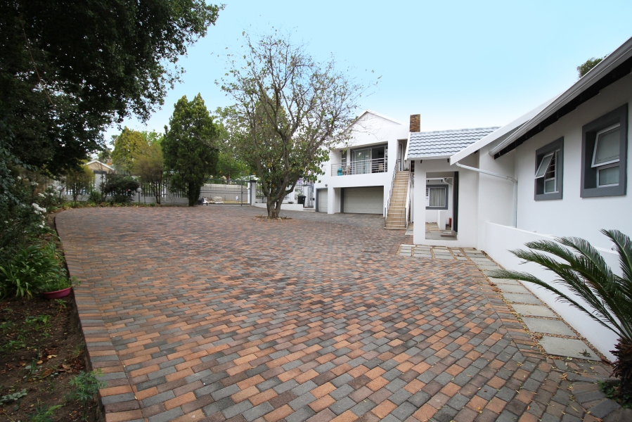 3 Bedroom Property for Sale in Gallo Manor Gauteng