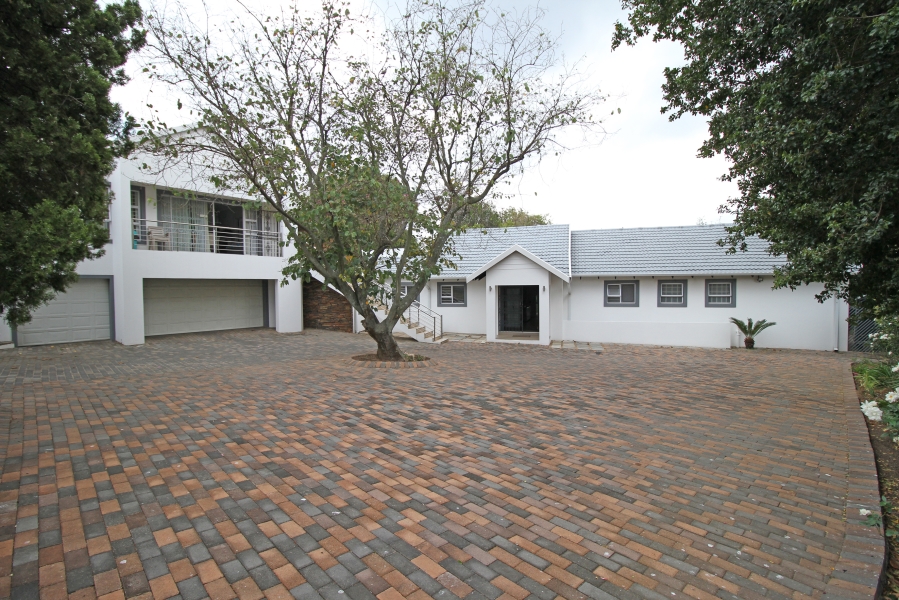 3 Bedroom Property for Sale in Gallo Manor Gauteng