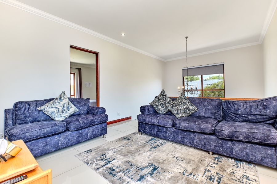 To Let 4 Bedroom Property for Rent in Waterfall Country Village Gauteng