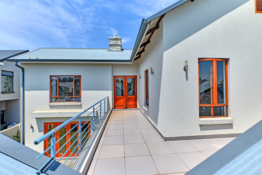 To Let 4 Bedroom Property for Rent in Waterfall Country Village Gauteng