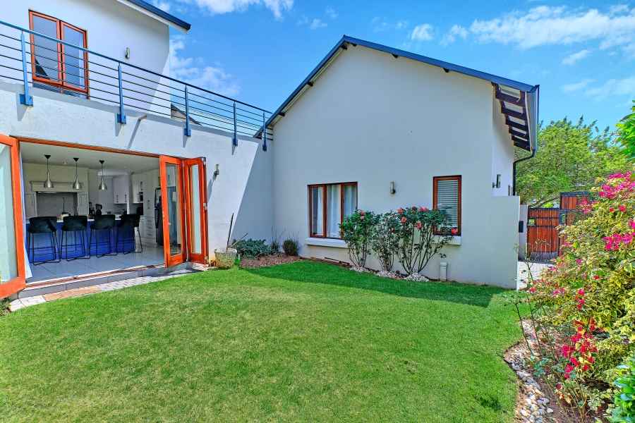 To Let 4 Bedroom Property for Rent in Waterfall Country Village Gauteng