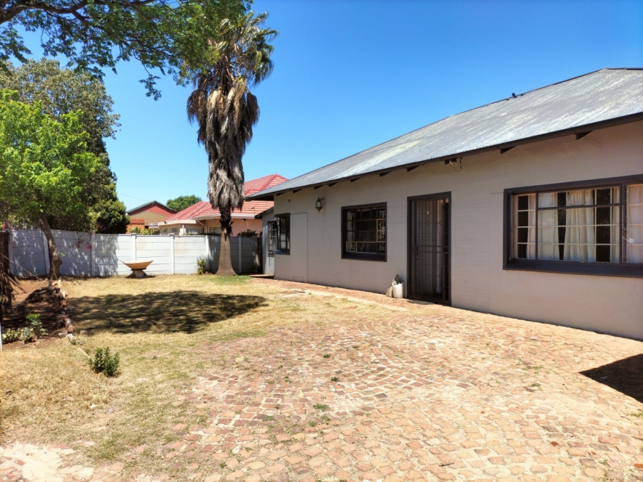 4 Bedroom Property for Sale in Discovery Gauteng