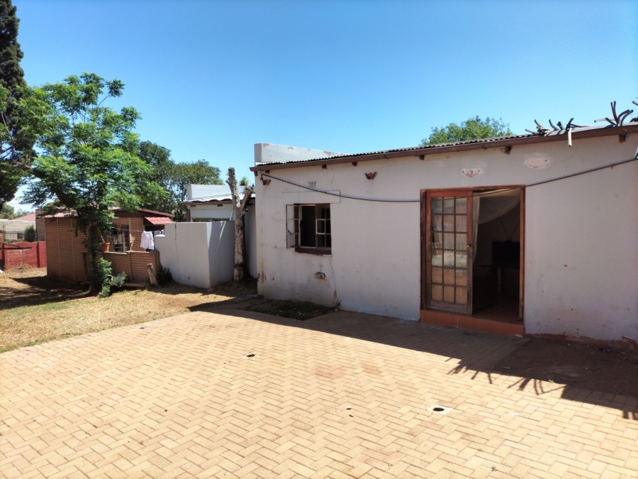 4 Bedroom Property for Sale in Discovery Gauteng