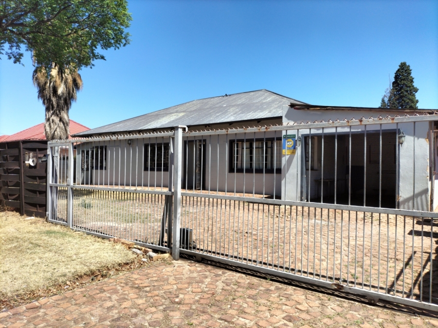 4 Bedroom Property for Sale in Discovery Gauteng