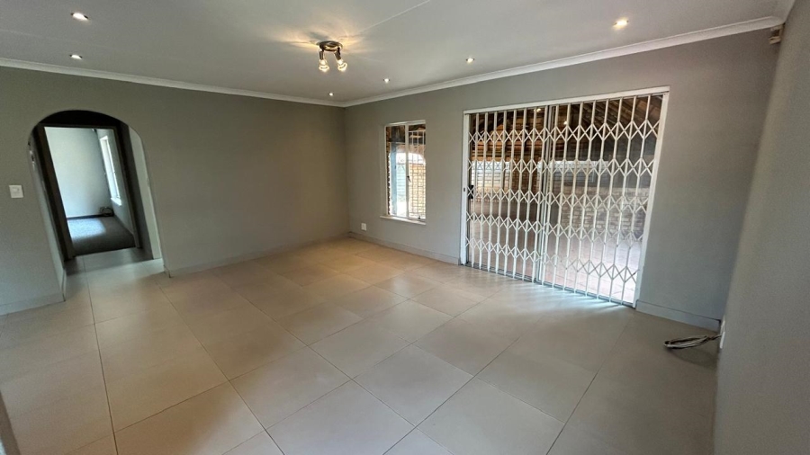 2 Bedroom Property for Sale in Bardene Gauteng