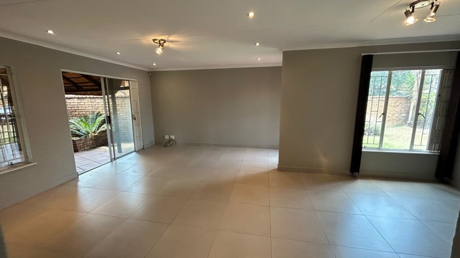 2 Bedroom Property for Sale in Bardene Gauteng