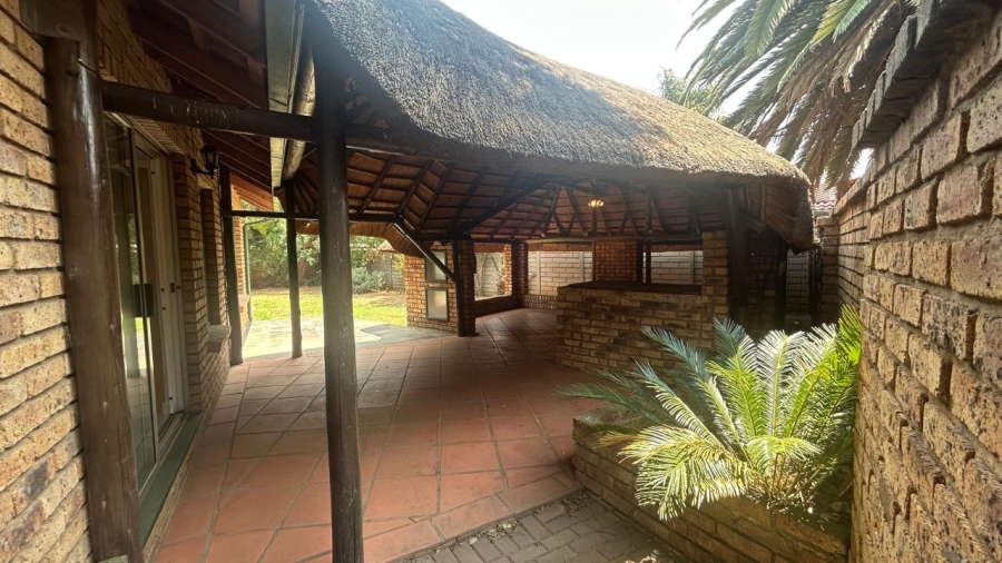 2 Bedroom Property for Sale in Bardene Gauteng