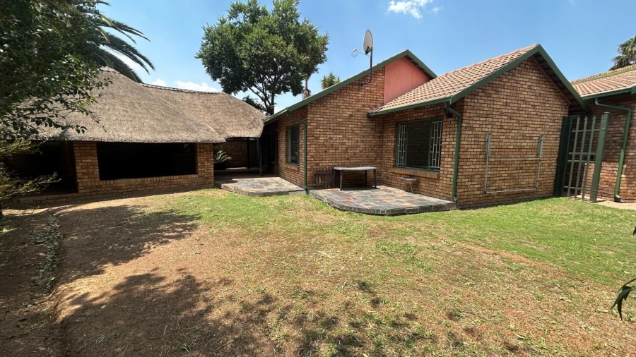 2 Bedroom Property for Sale in Bardene Gauteng