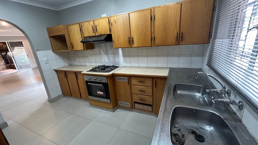 2 Bedroom Property for Sale in Bardene Gauteng