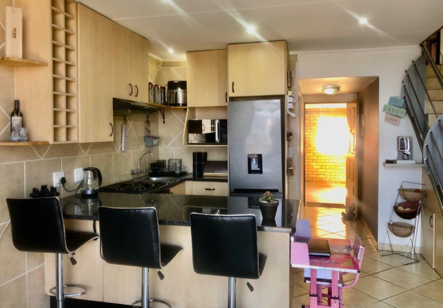 1 Bedroom Property for Sale in Mulbarton Gauteng