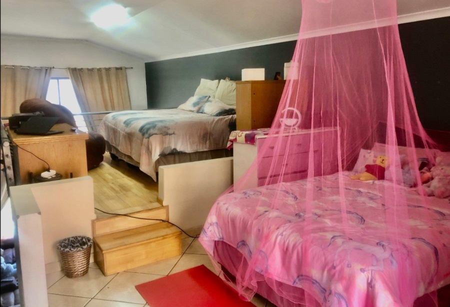 1 Bedroom Property for Sale in Mulbarton Gauteng