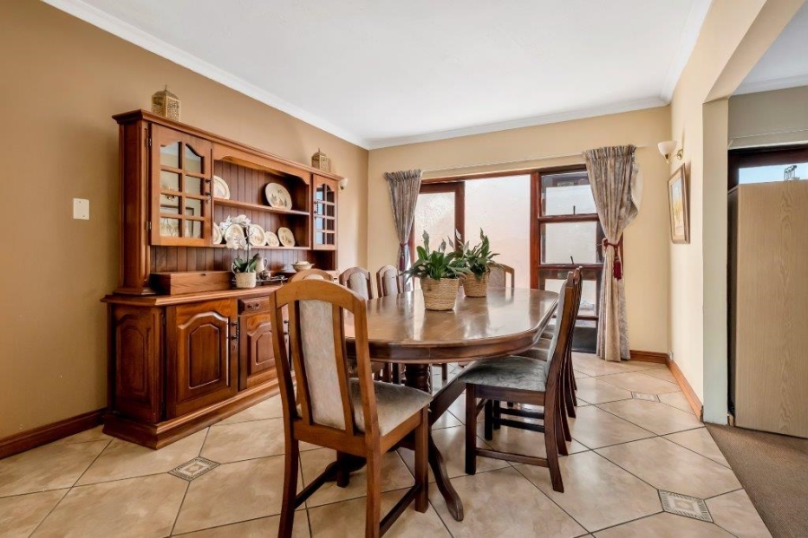 8 Bedroom Property for Sale in Bryanston Gauteng