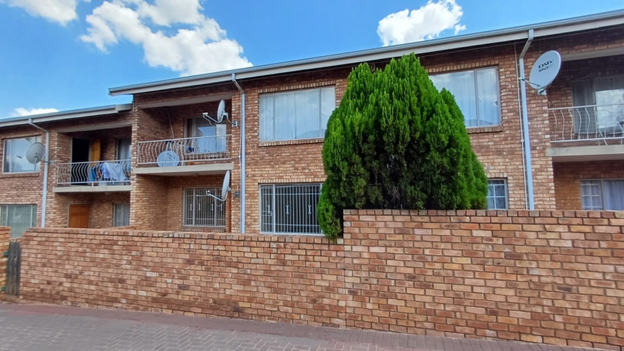 To Let 2 Bedroom Property for Rent in Kibler Park Gauteng