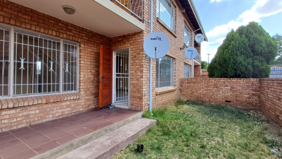 To Let 2 Bedroom Property for Rent in Kibler Park Gauteng