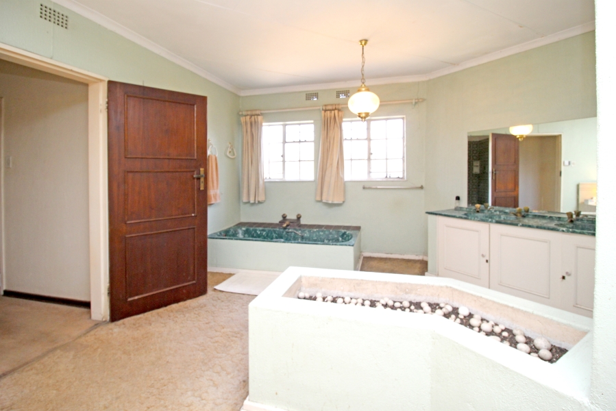 4 Bedroom Property for Sale in Morningside Manor Gauteng