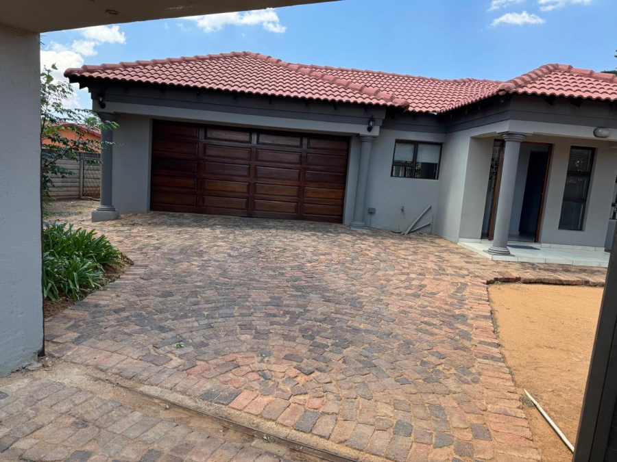 3 Bedroom Property for Sale in Crystal Park Gauteng