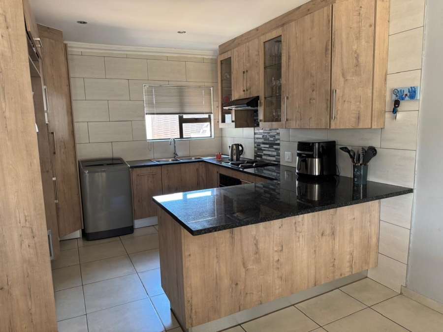 3 Bedroom Property for Sale in Crystal Park Gauteng